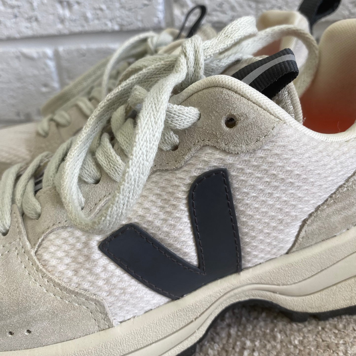 Veja Venturi Sneakers - Size 38