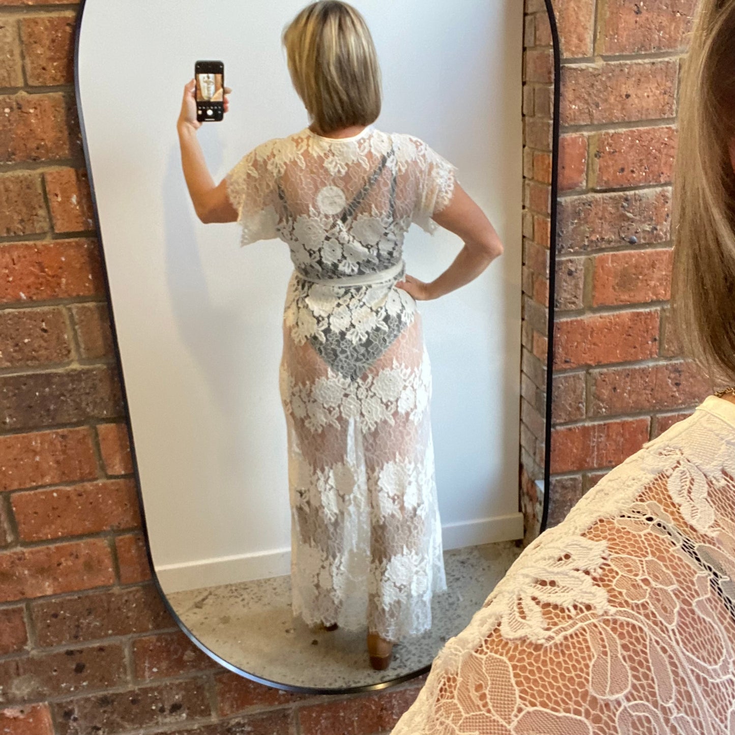 Homebodii White Lace Belted Robe- Size Small (8/10)