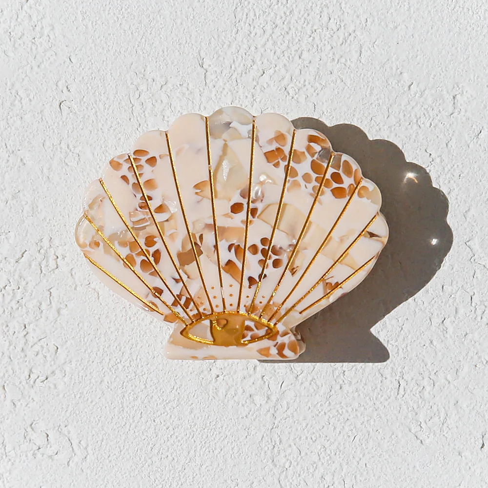 Kingston Shell Claw Clip in Honey