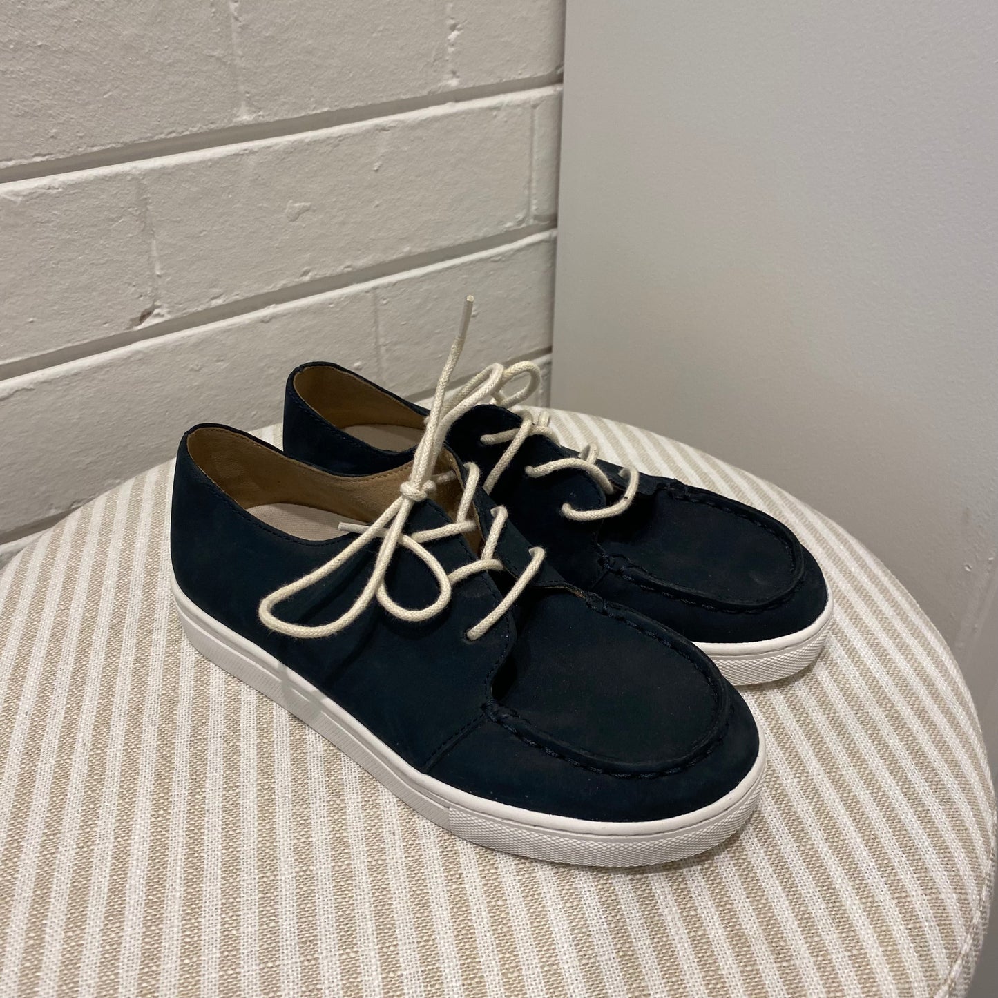Country Road Leather Lace Up Shoe - Size 32