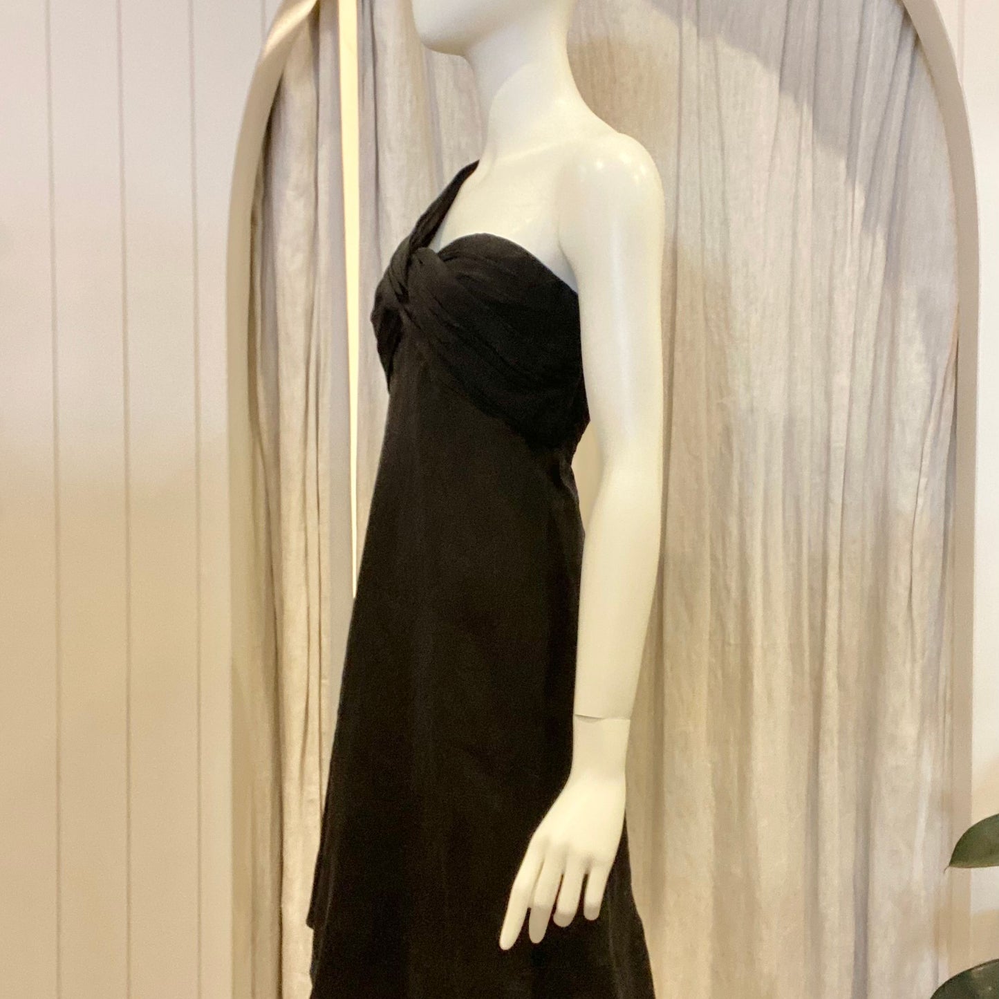 Country Road One Shoulder Mini - Size 8