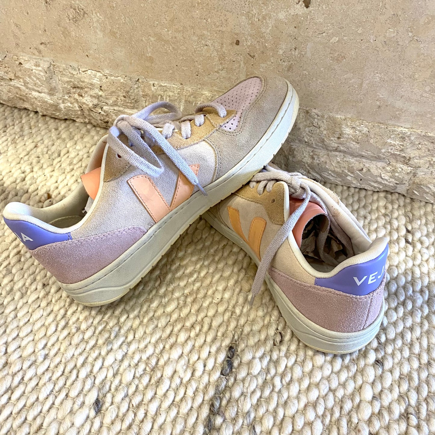 Veja V-10 Suede Sneakers - Size EU 40 / UK 6.5
