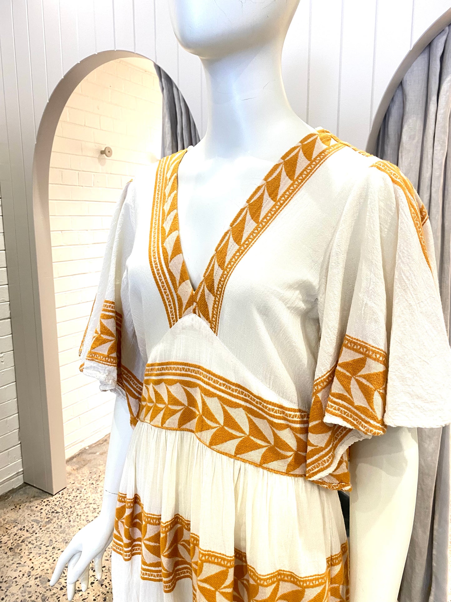 Pearl & Caviar Embroidered Midi Dress - Size M/L (12/14)