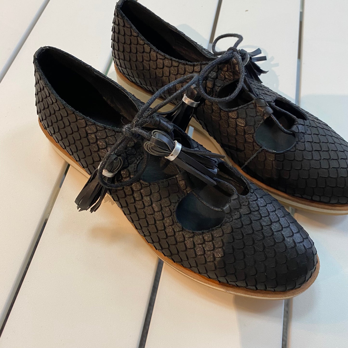 Django & Juliette Black Snake Lace Up - Size 37
