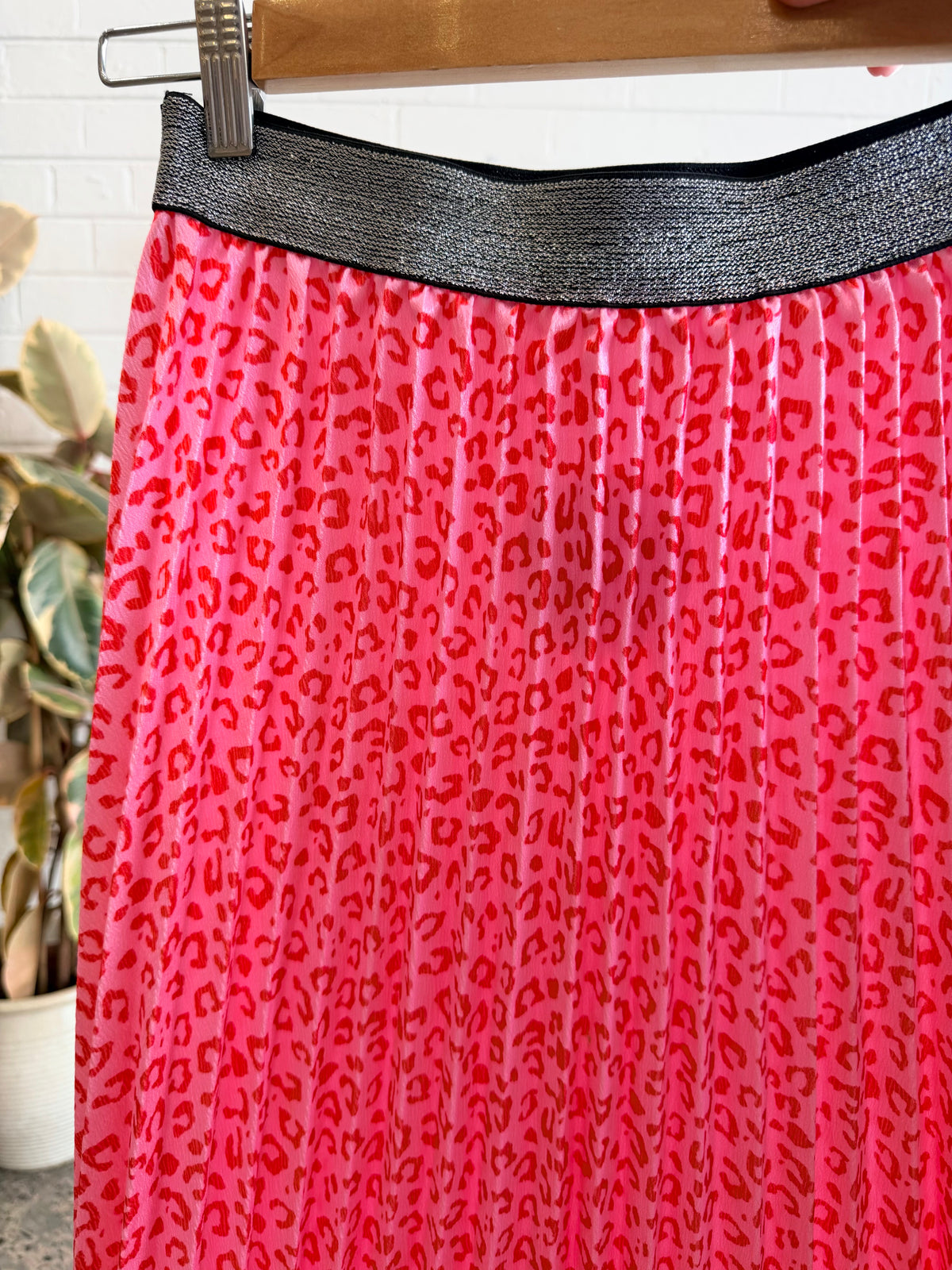 Frankies Melbourne Pink Leopard Pleated Skirt - Size 10 - 12