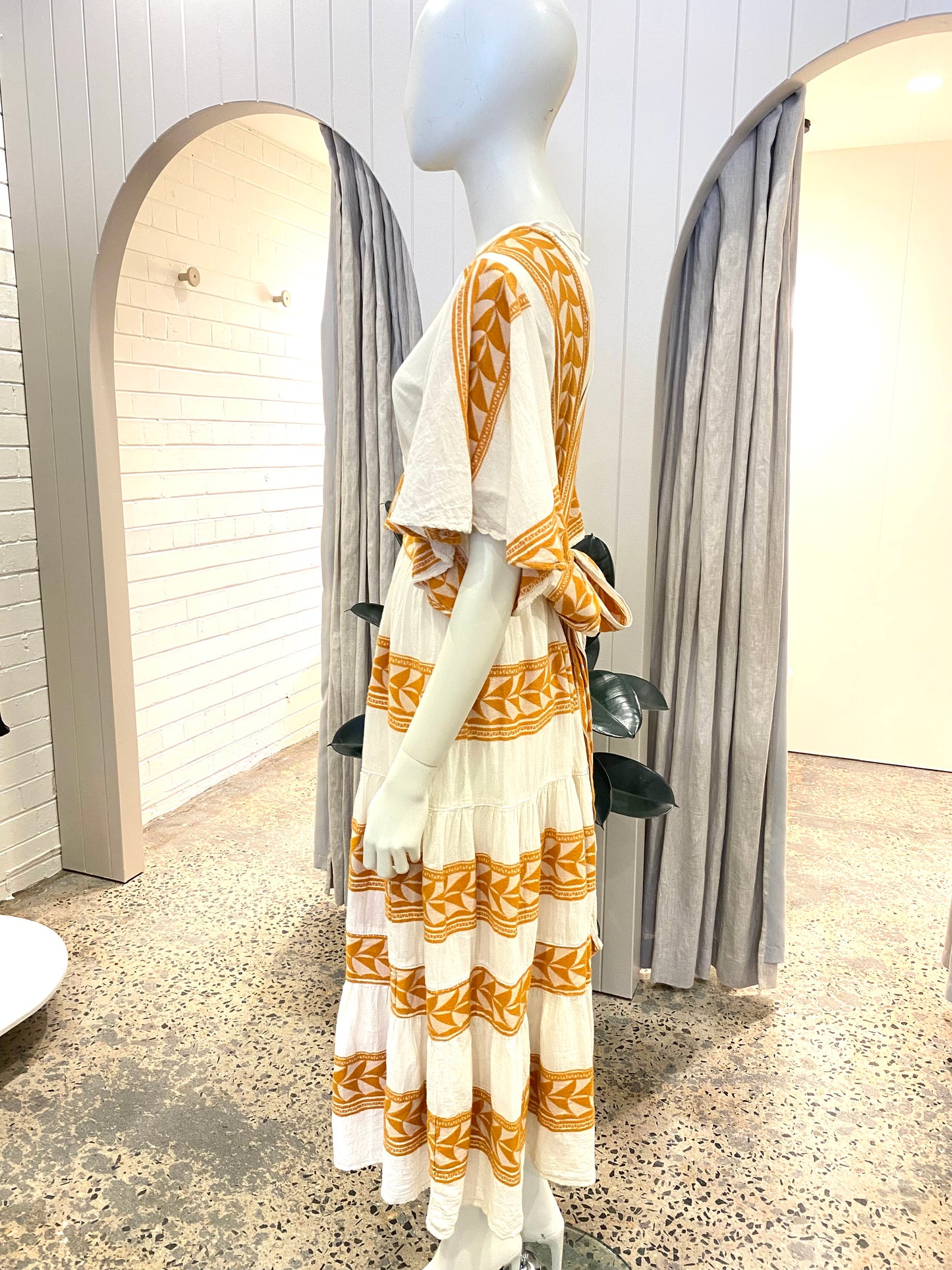 Pearl & Caviar Embroidered Midi Dress - Size M/L (12/14)
