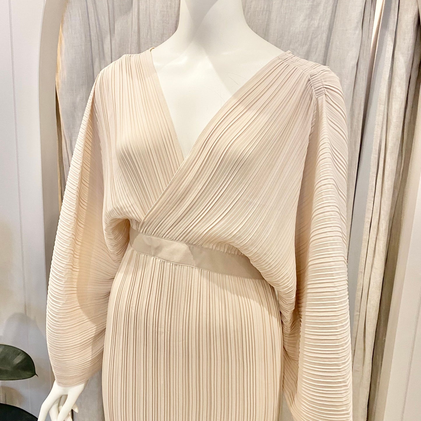 Country Road Pleated Midi Dress - Size 8
