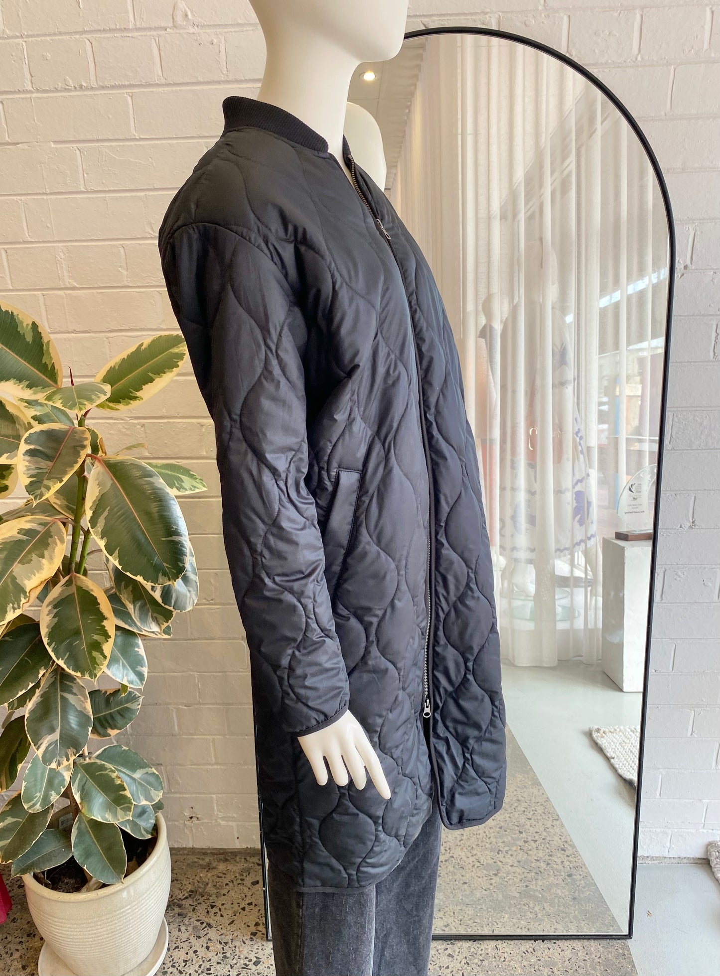 Everlane Black ReNew Long Liner Coat - Size XS (8-10)