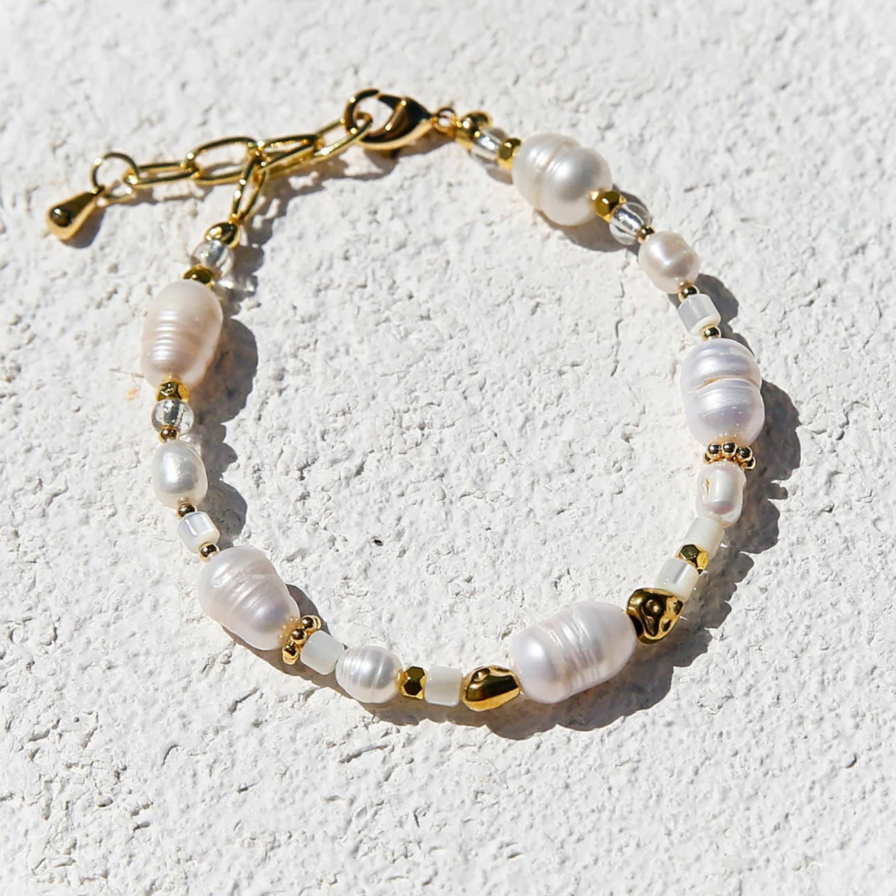 Kingston Jewellery Simple Pearl Golden Bracelet