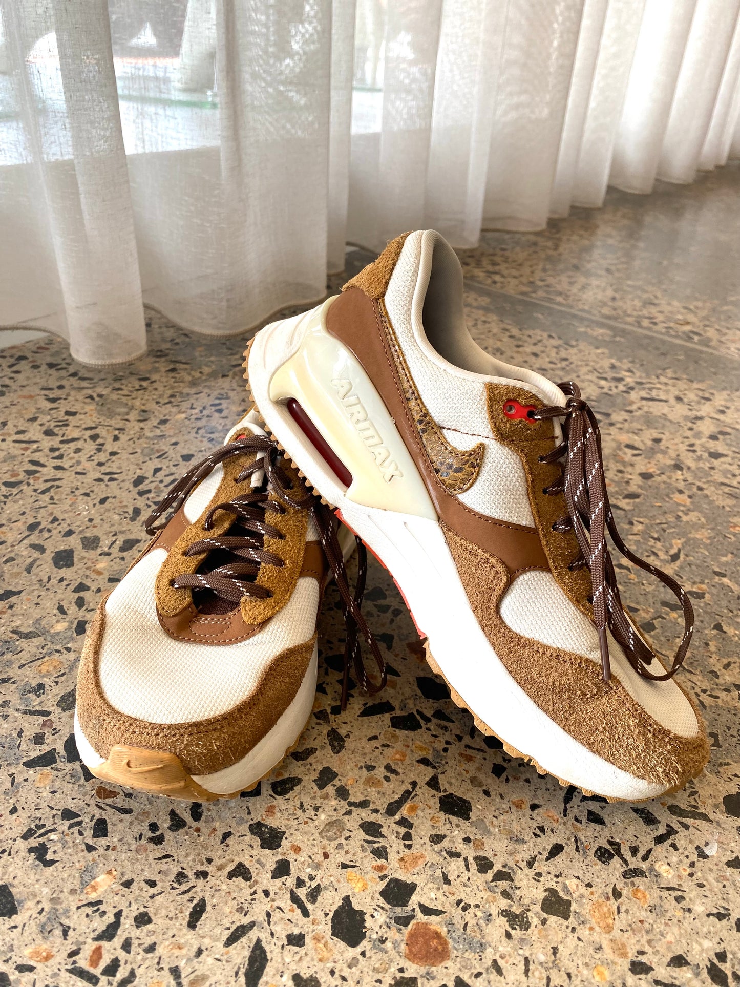 Nike Air Max SYSTM SE in Pale Ivory - Size 38