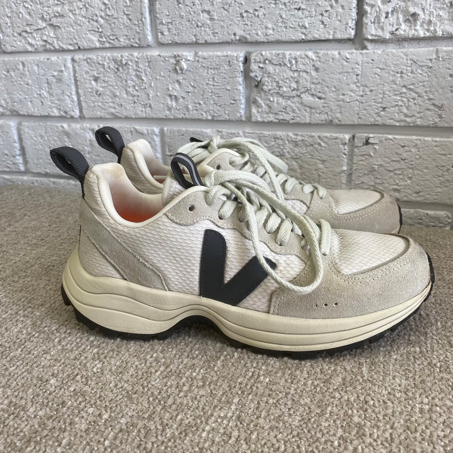 Veja Venturi Sneakers - Size 38