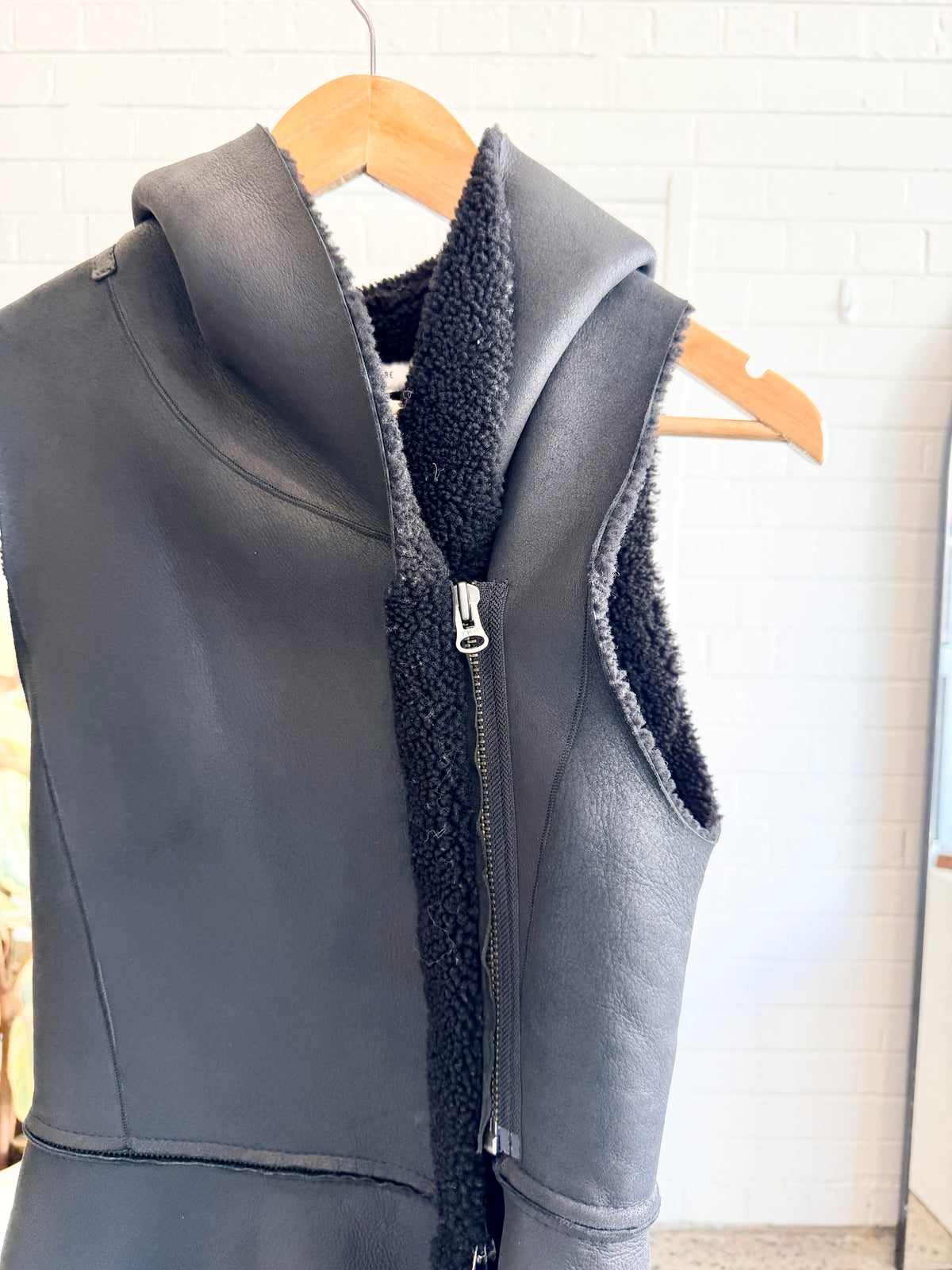 Scanlan Theodore Black Leather Vest - Size 8