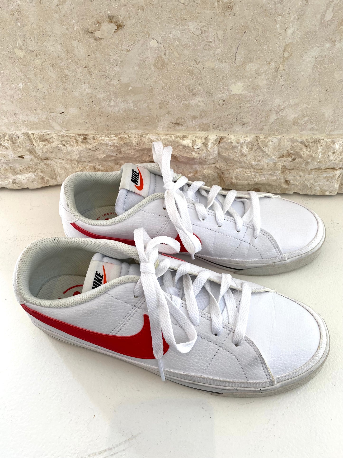 Nike Court Legacy Sneakers in White/Red - Size 41