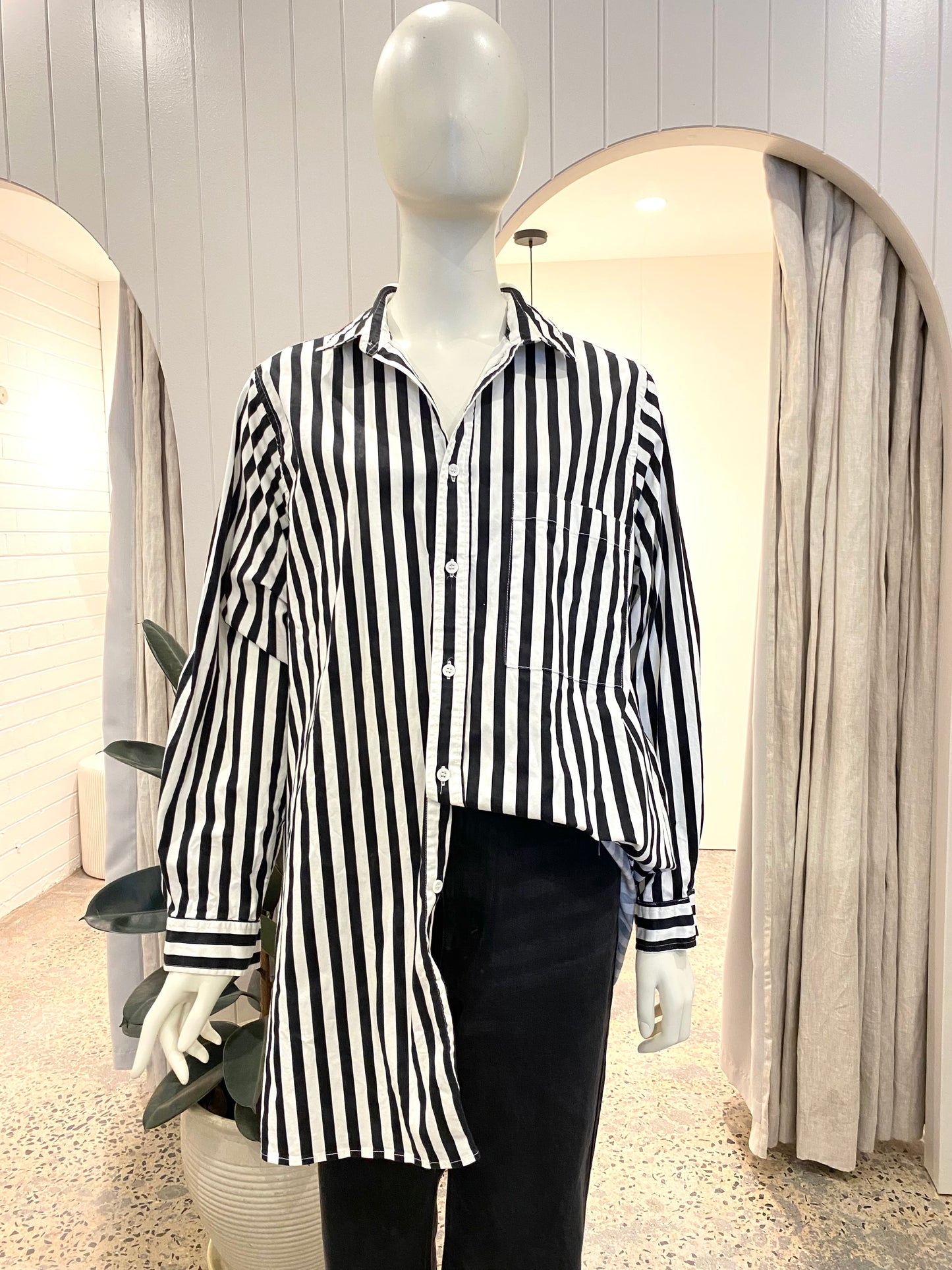 BLANCA Boyfriends Shirt in Black/White stripe - Size 12