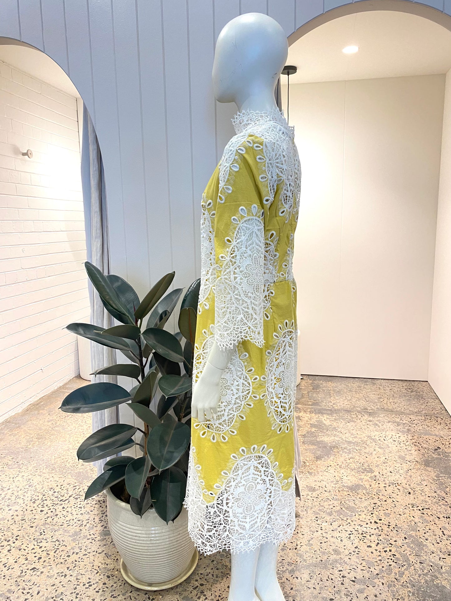 Moss & Spy Mimosa Dress in Yellow & Ivory - Size 12