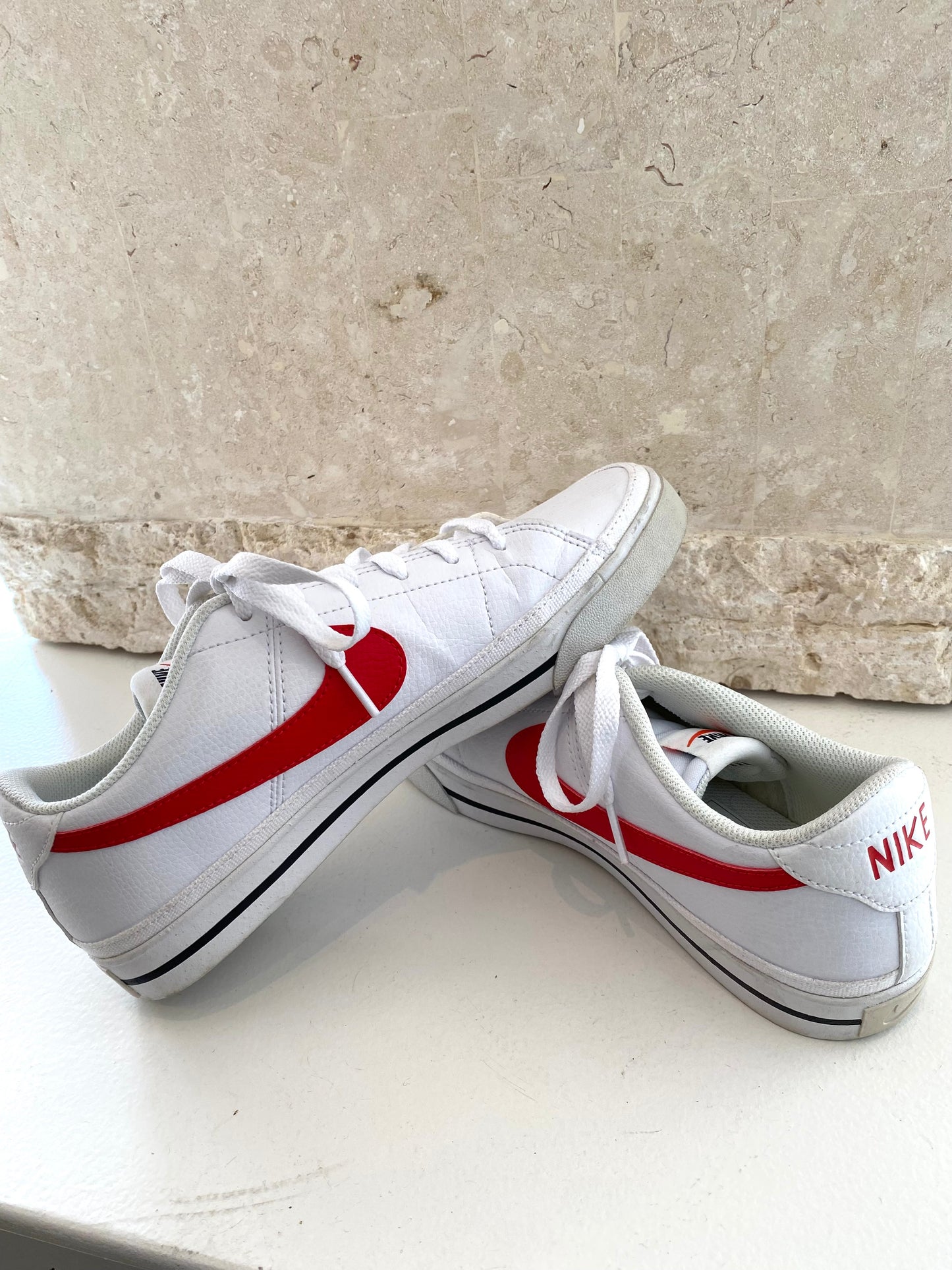 Nike Court Legacy Sneakers in White/Red - Size 41