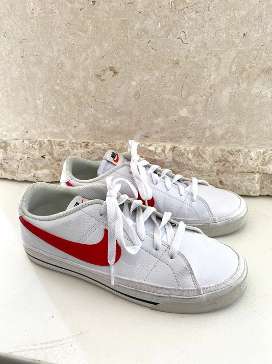 Nike Court Legacy Sneakers in White/Red - Size 41