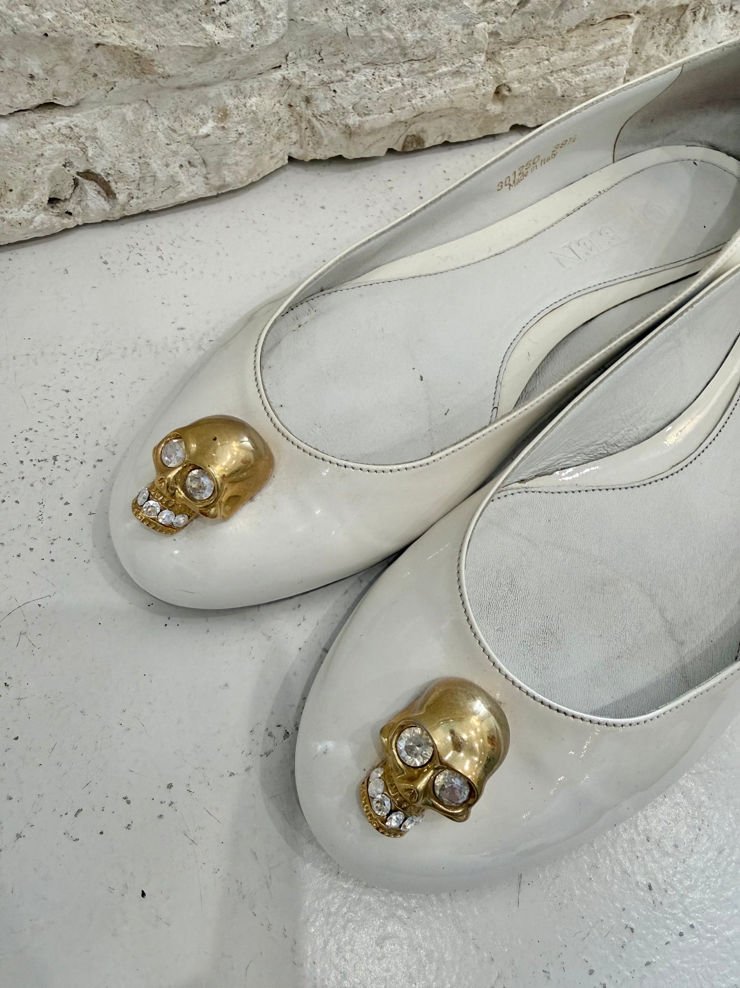 Alexander McQueen Cream Patent Skull Ballet Flats - Size 39.5