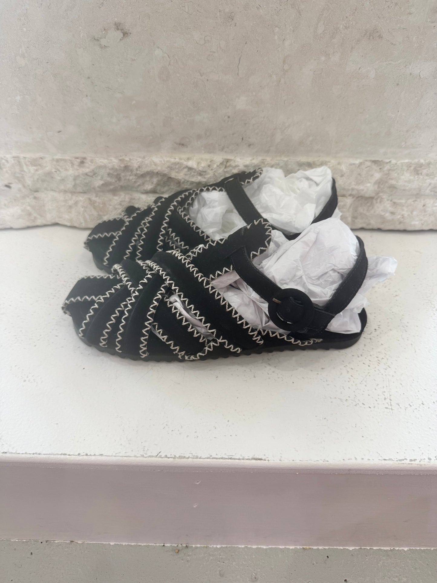 Farm Rio Black Zig Zag Sandals - Size 38.5