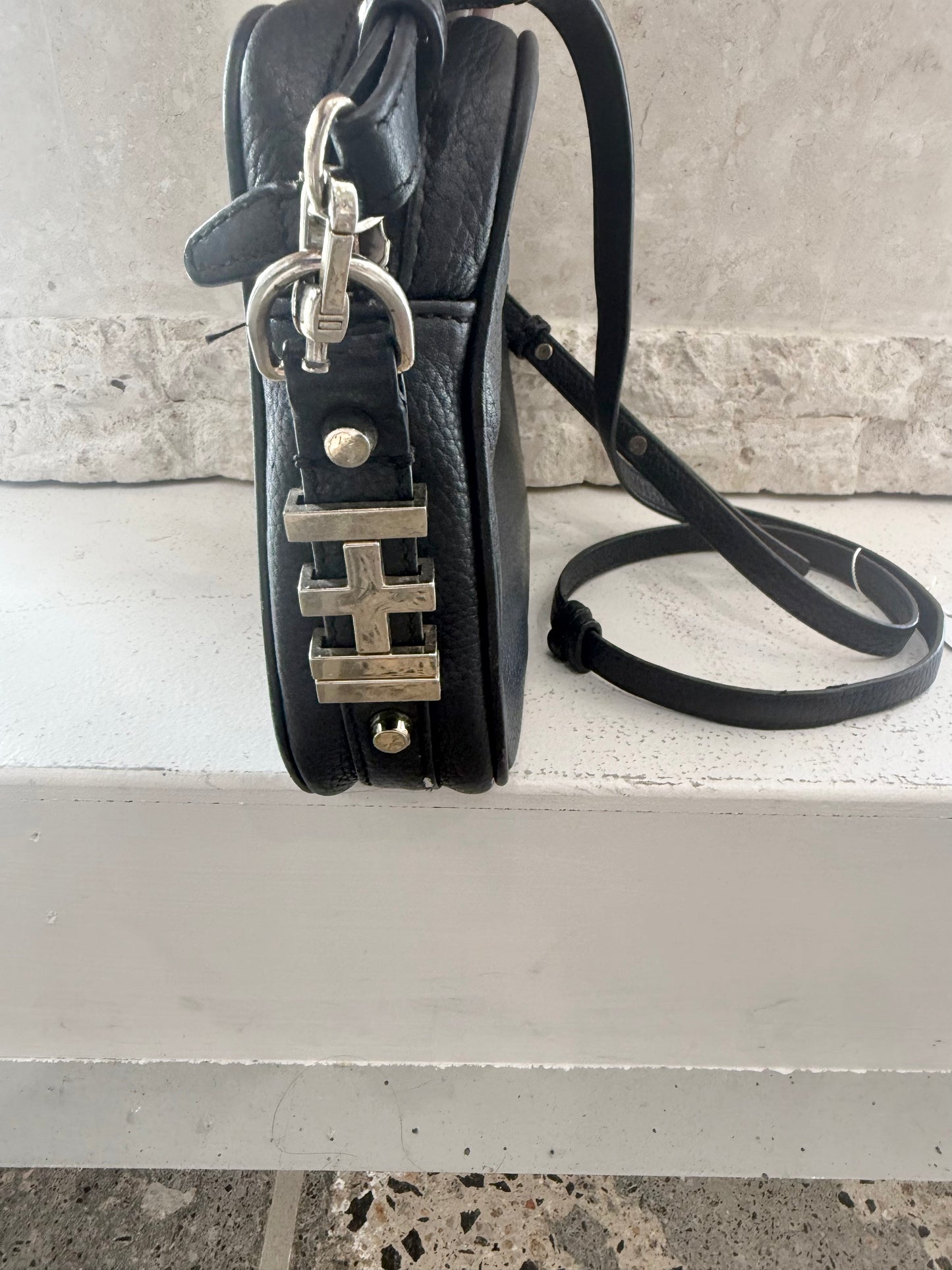 Dylan Kain Black Leather Rodriguez Crossbody Bag - Pre-Loved Geelong