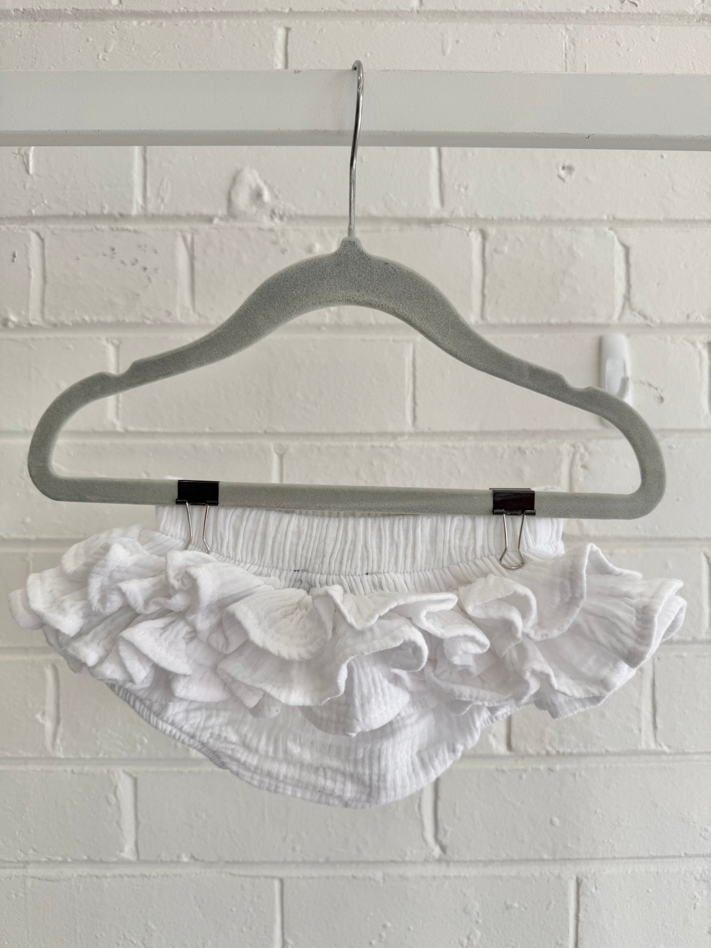 Bardot White Ruffle Bloomers - Size 000