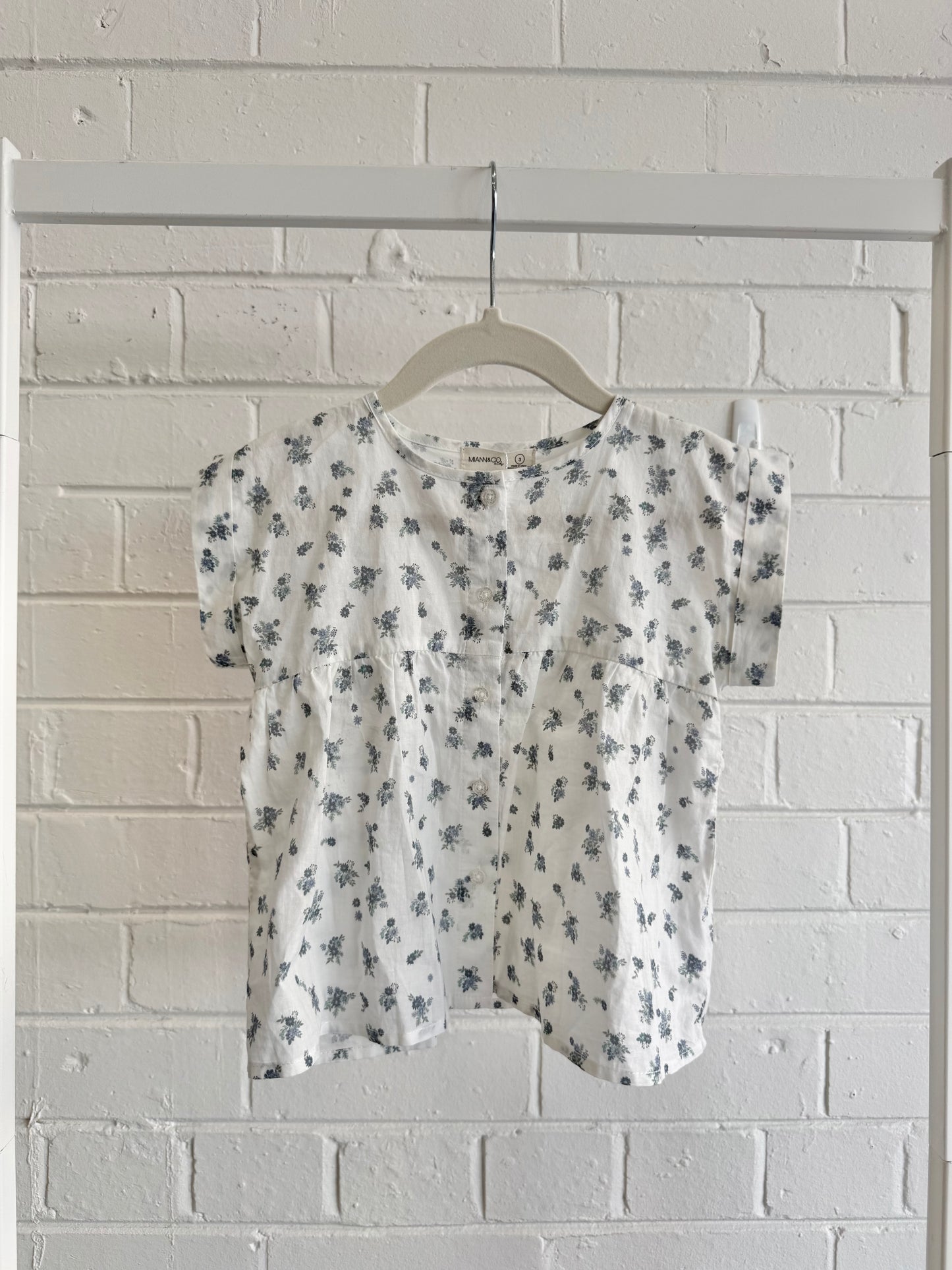 Miann and Co White/Blue Floral Blouse - Size 3