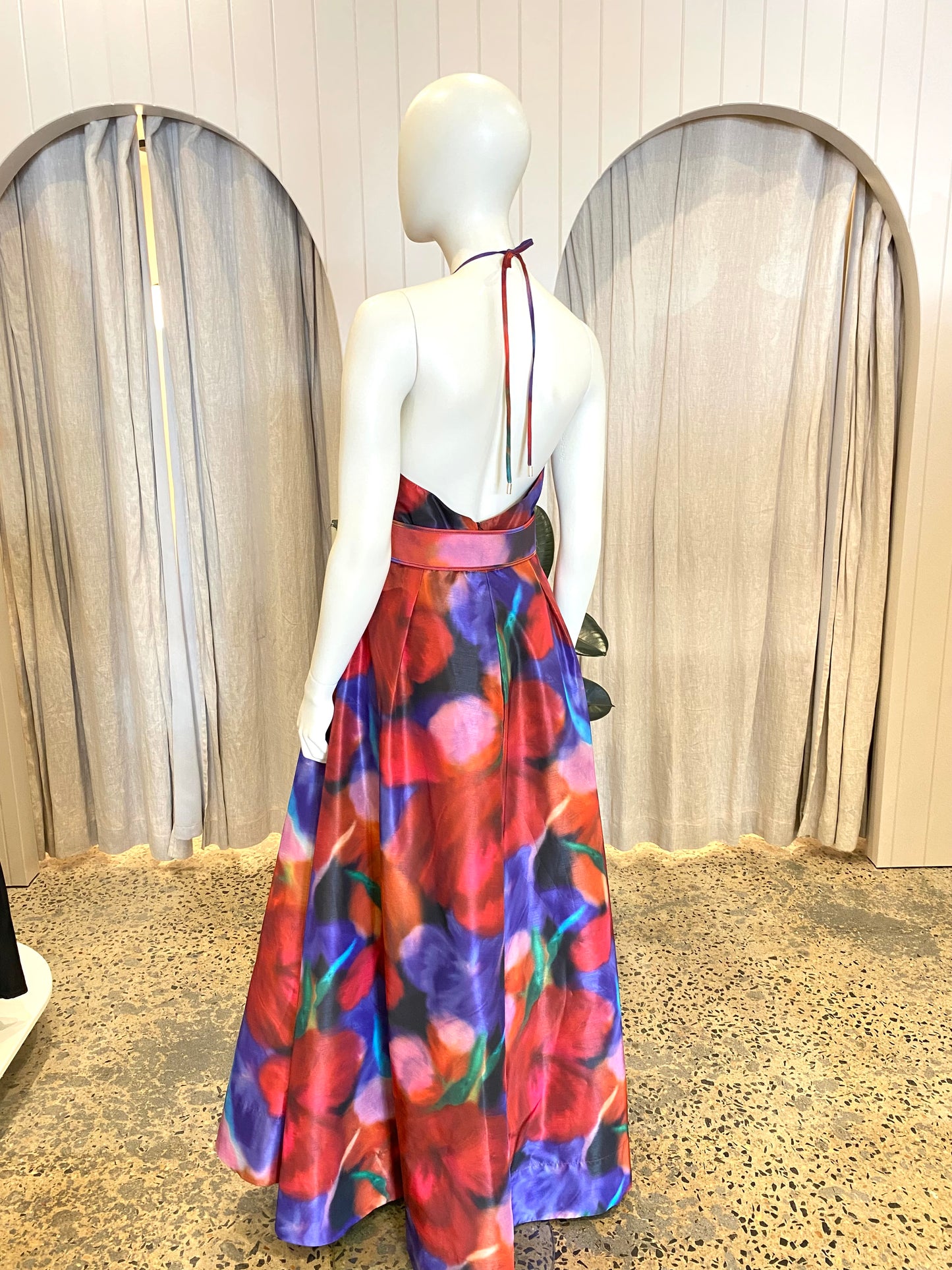 Rebecca Vallance Cabaret Roses Gown - Size 16