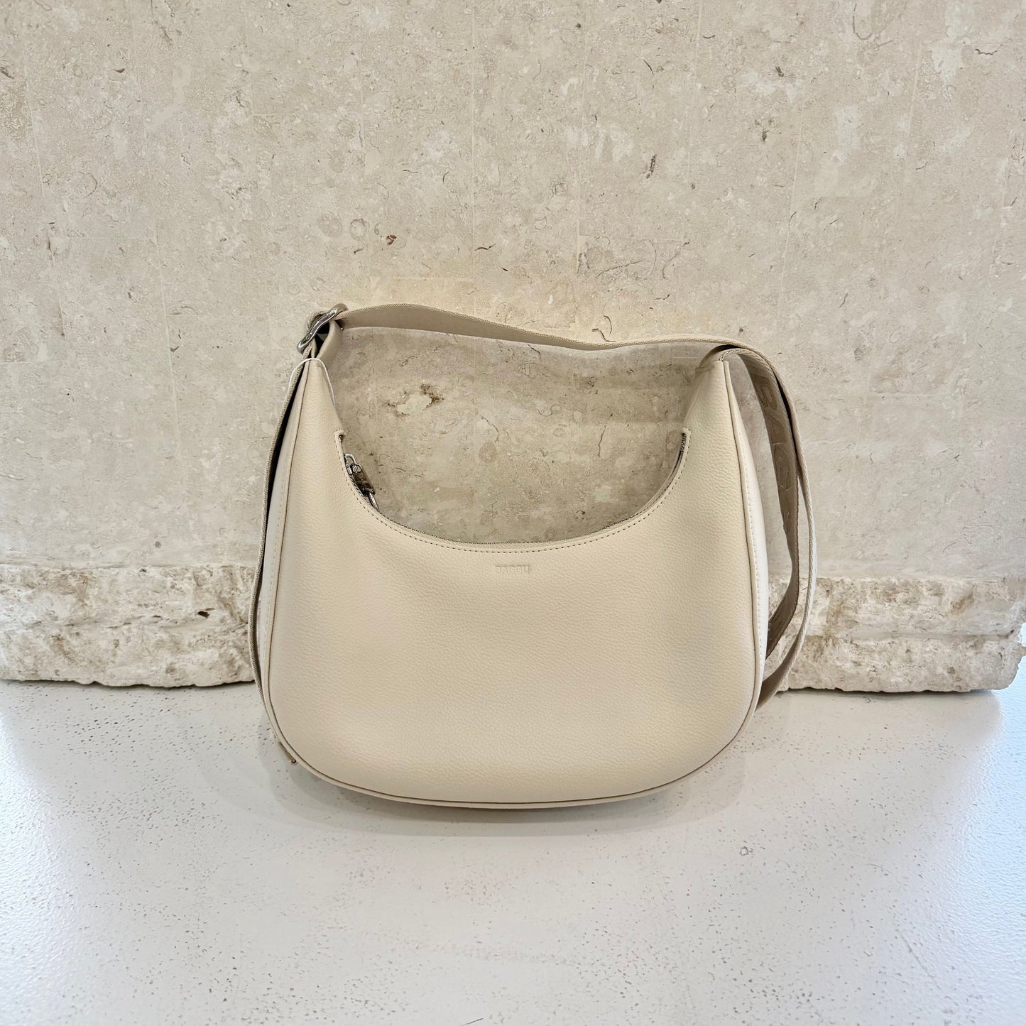 Baggu Straw Leather Crescent Bag - Pre-Loved Geelong