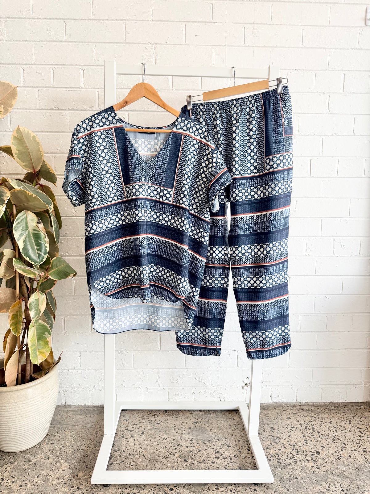 Cable Melbourne Navy Printed Pant and Top Set - Size L/XL (12 - 14)