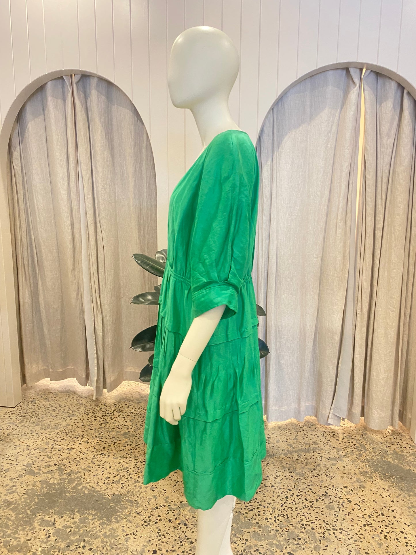 Country Road Linen Silk Mini Dress in Green - Size 16