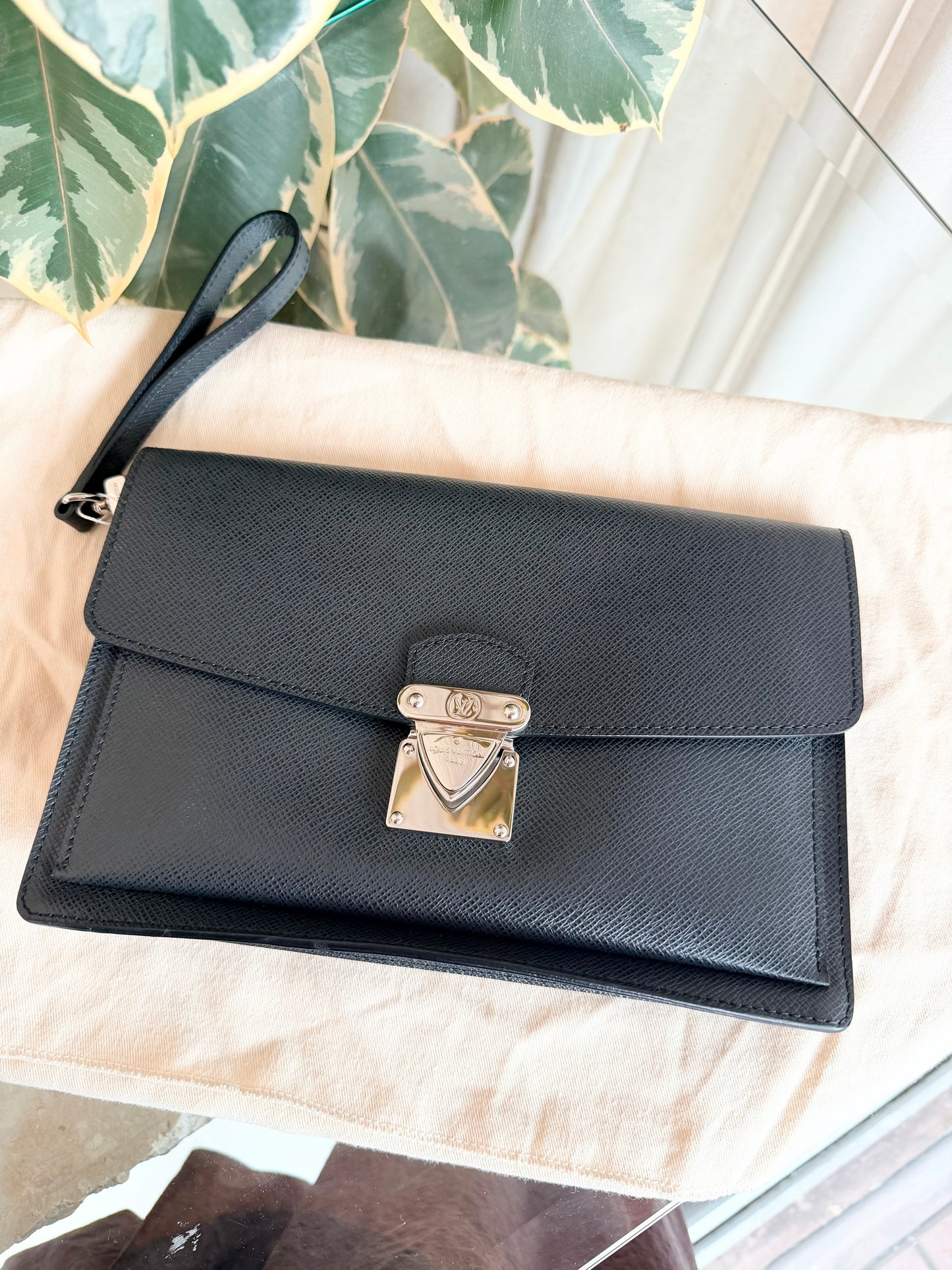 Louis Vuitton Black Taiga Belaia Clutch Bag