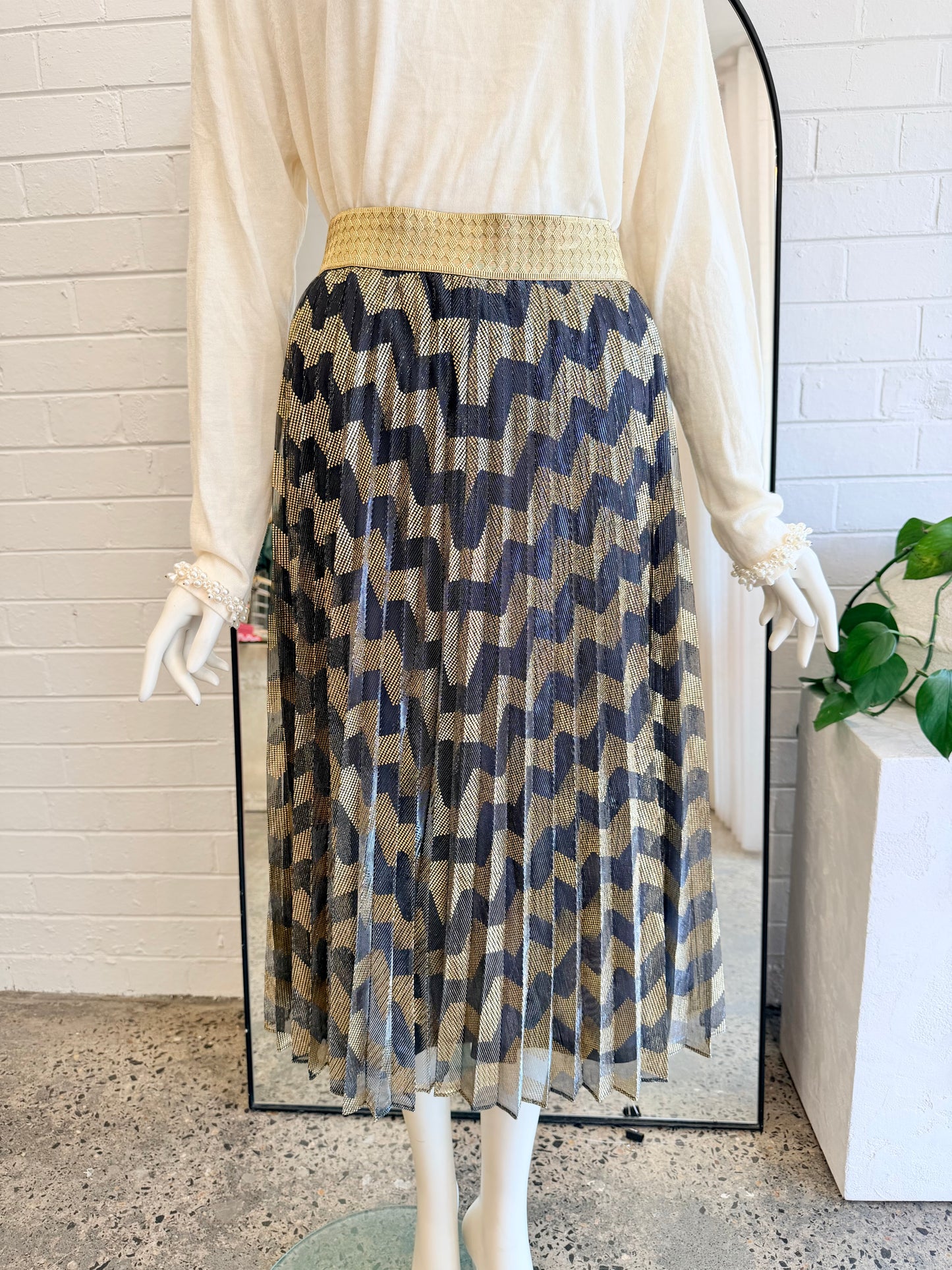 Alexandra Pleated Midi Skirt in Gold/Black - Size M/L (12/14)