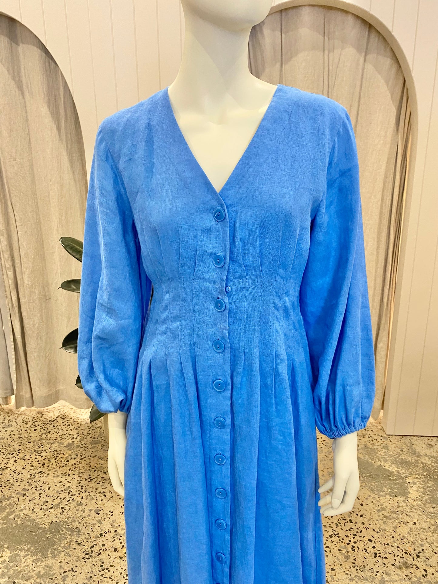 Country Road Linen Dart Front Dress in Blue - Size 8