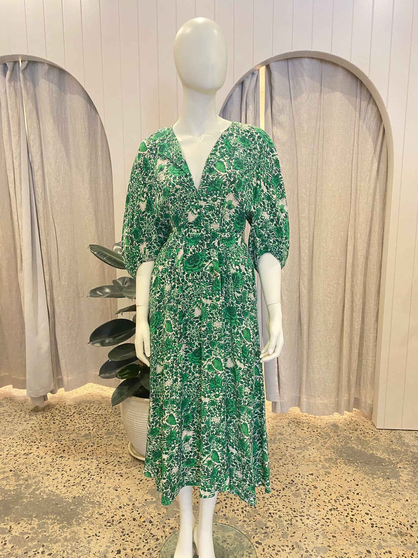 Scanlan Theodore Green Silk Floral Midi Dress - Size 8