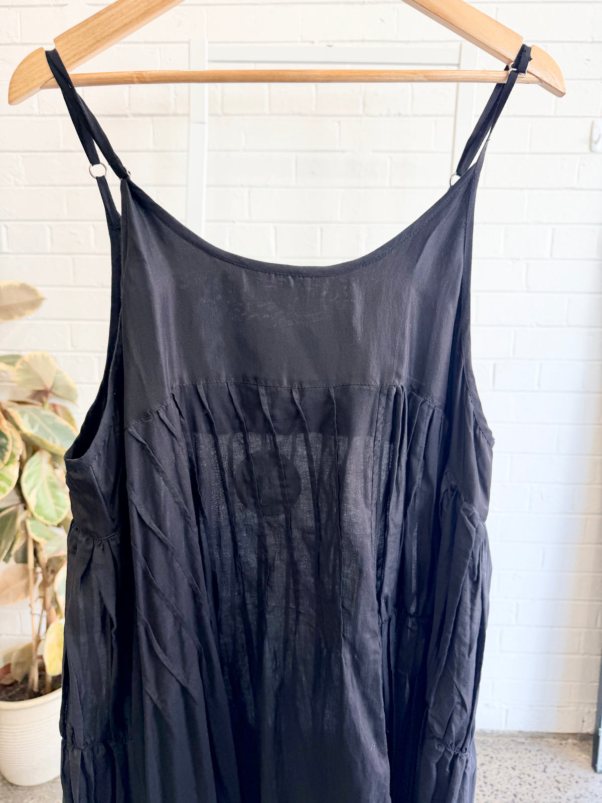 Megby Design Black Midi Dress - Size L (12)