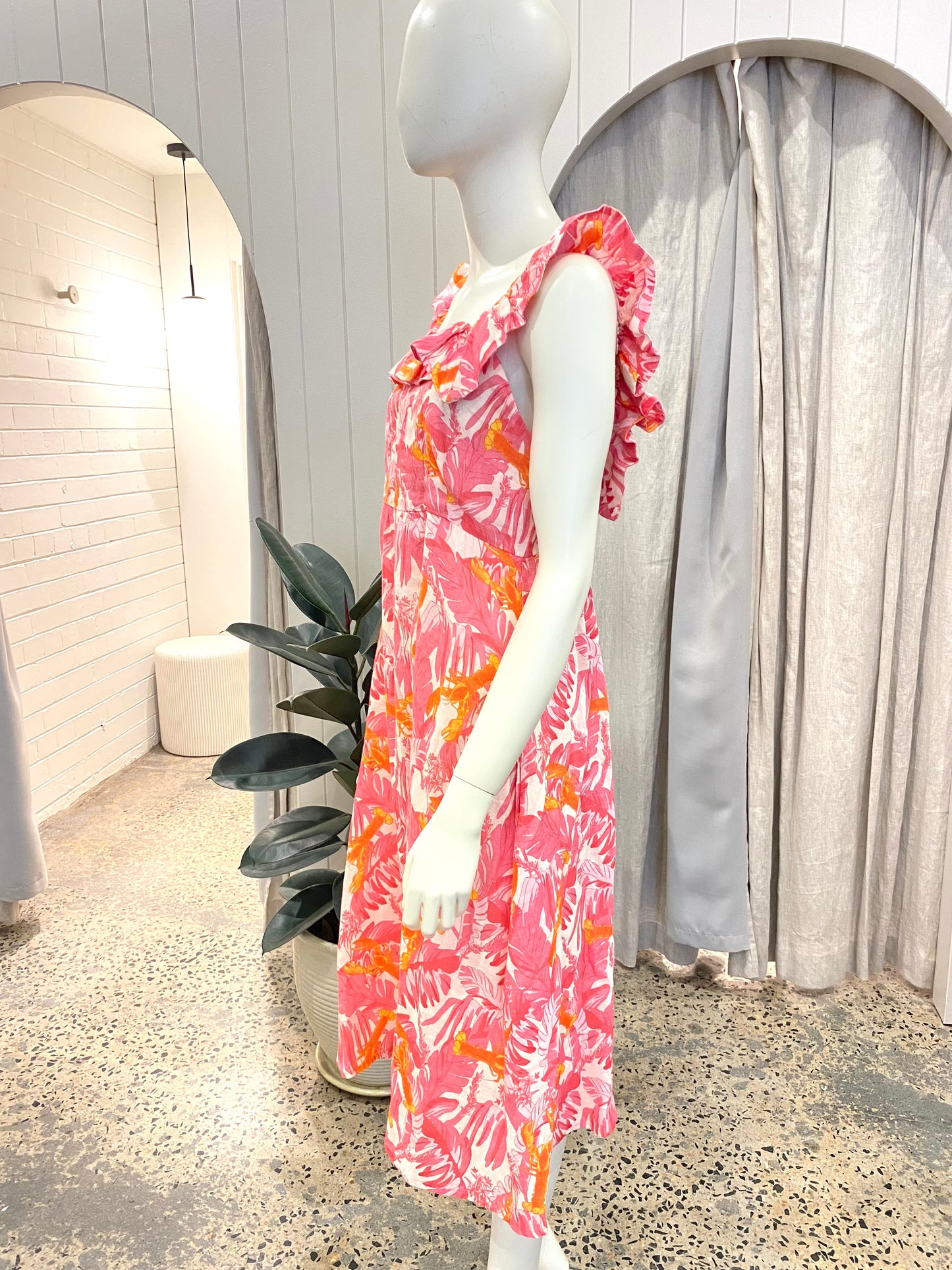 Palm Noosa Daisy Dress in Pink Lobster Print - Size 12