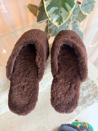 La Tribe Brown Shearling Slip Ons - Size 40