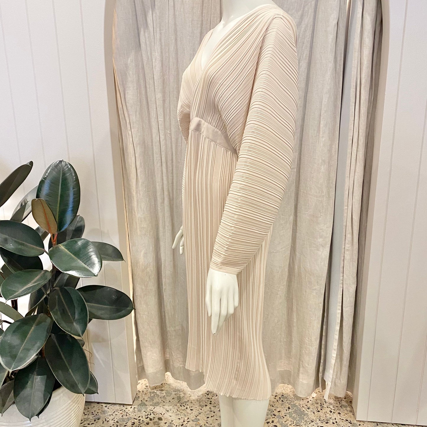 Country Road Pleated Midi Dress - Size 8