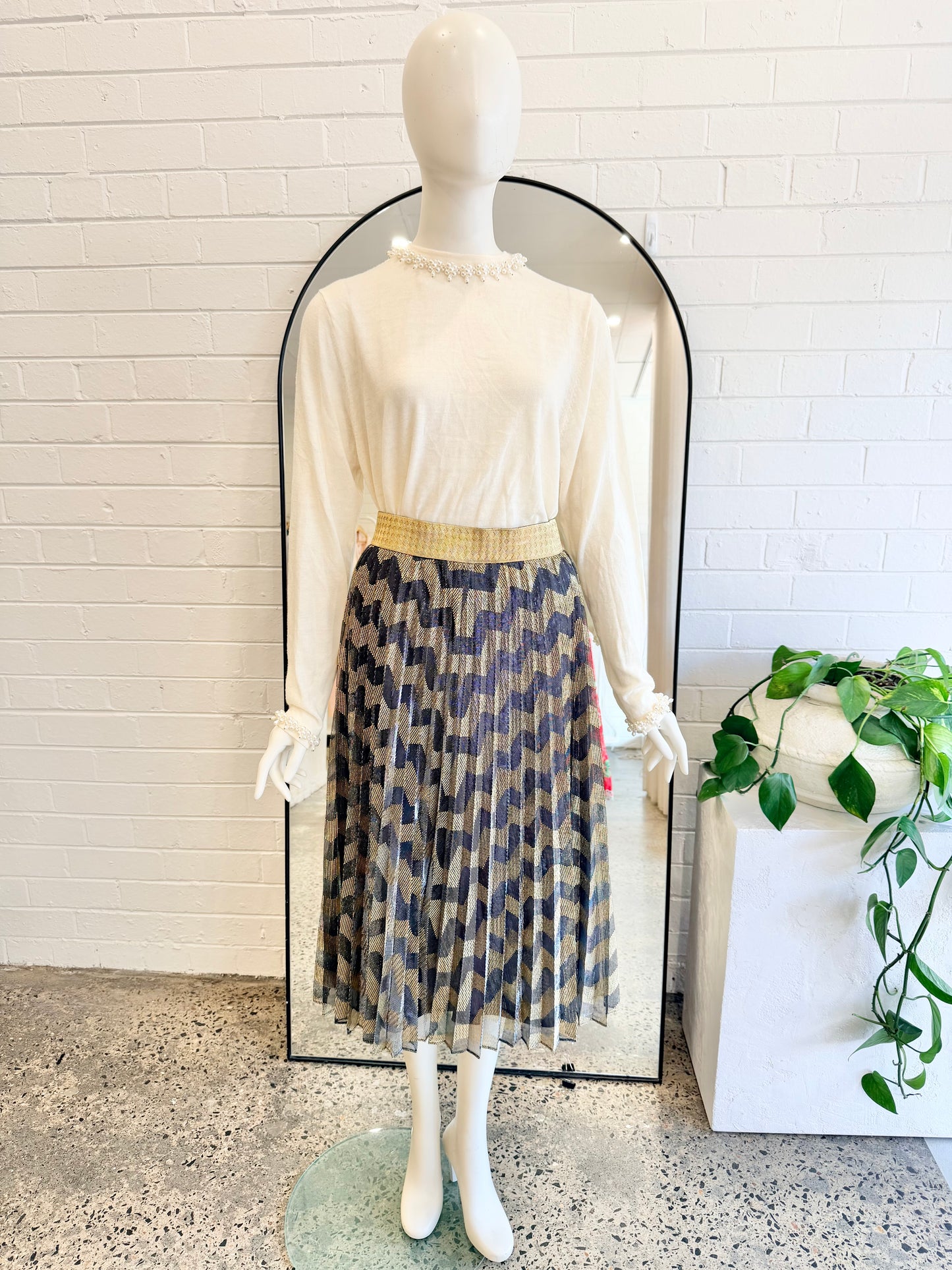 Alexandra Pleated Midi Skirt in Gold/Black - Size M/L (12/14)