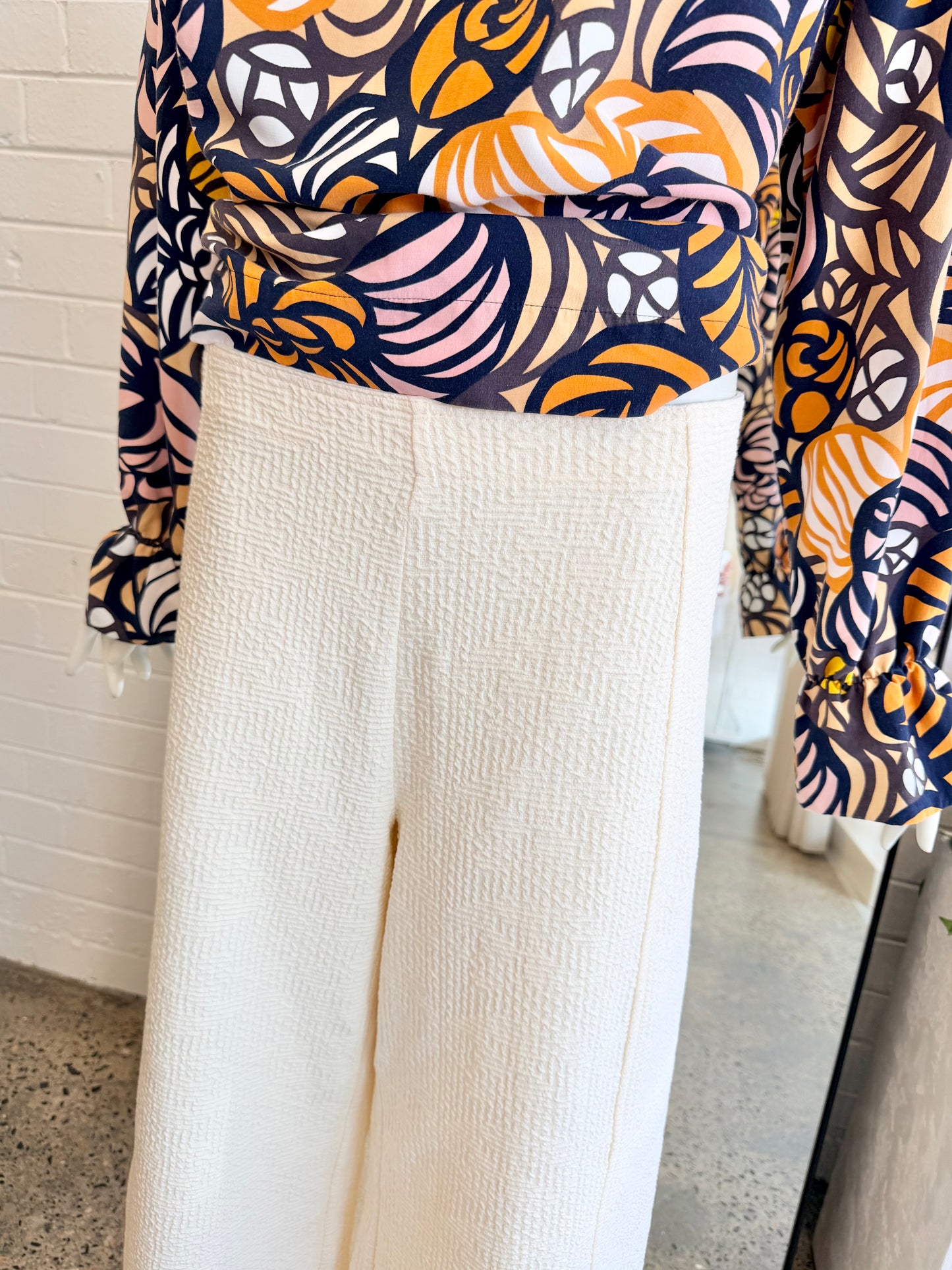 Me + Em Textured Ponte Cropped Wide Leg Trouser in Cream - Size 12 - Pre-Loved Geelong