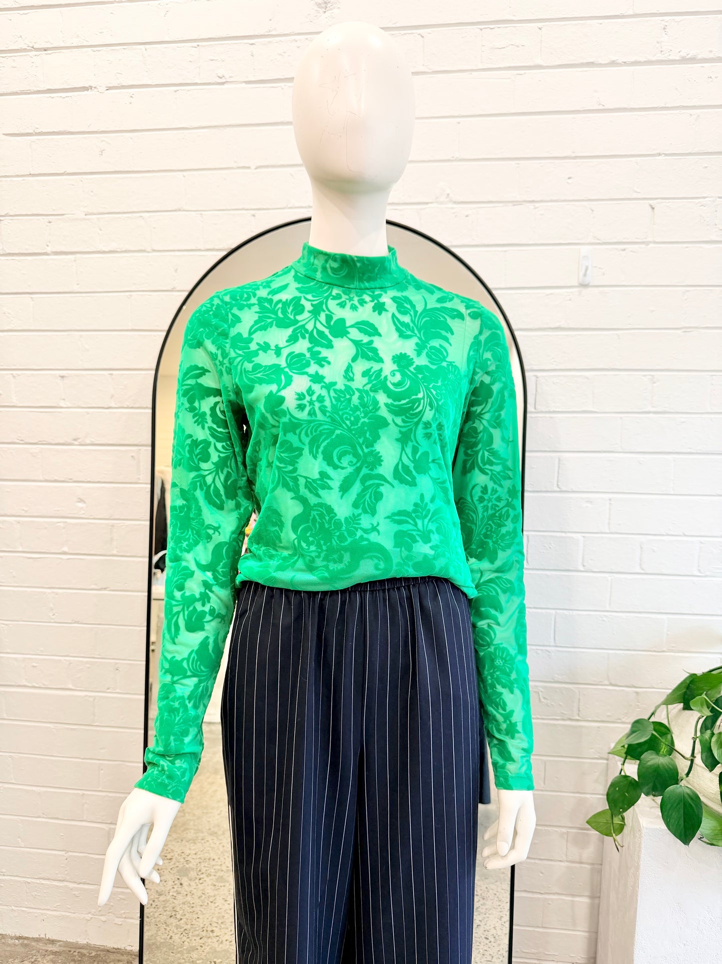 Raef The Label 'Flocked' Lace Long Sleeve Top in Green - Size M (10)