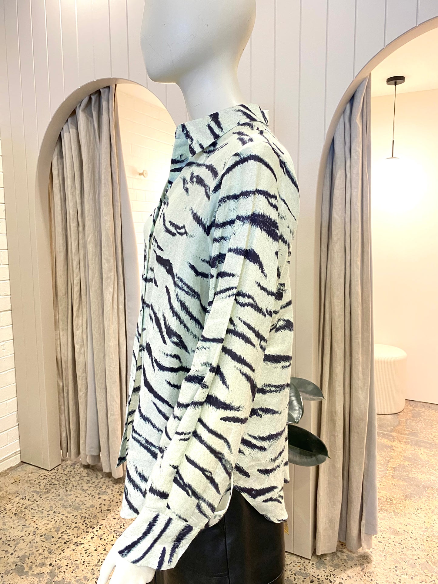 Second Female Tiger Shirt in Aqua - Size L (12)