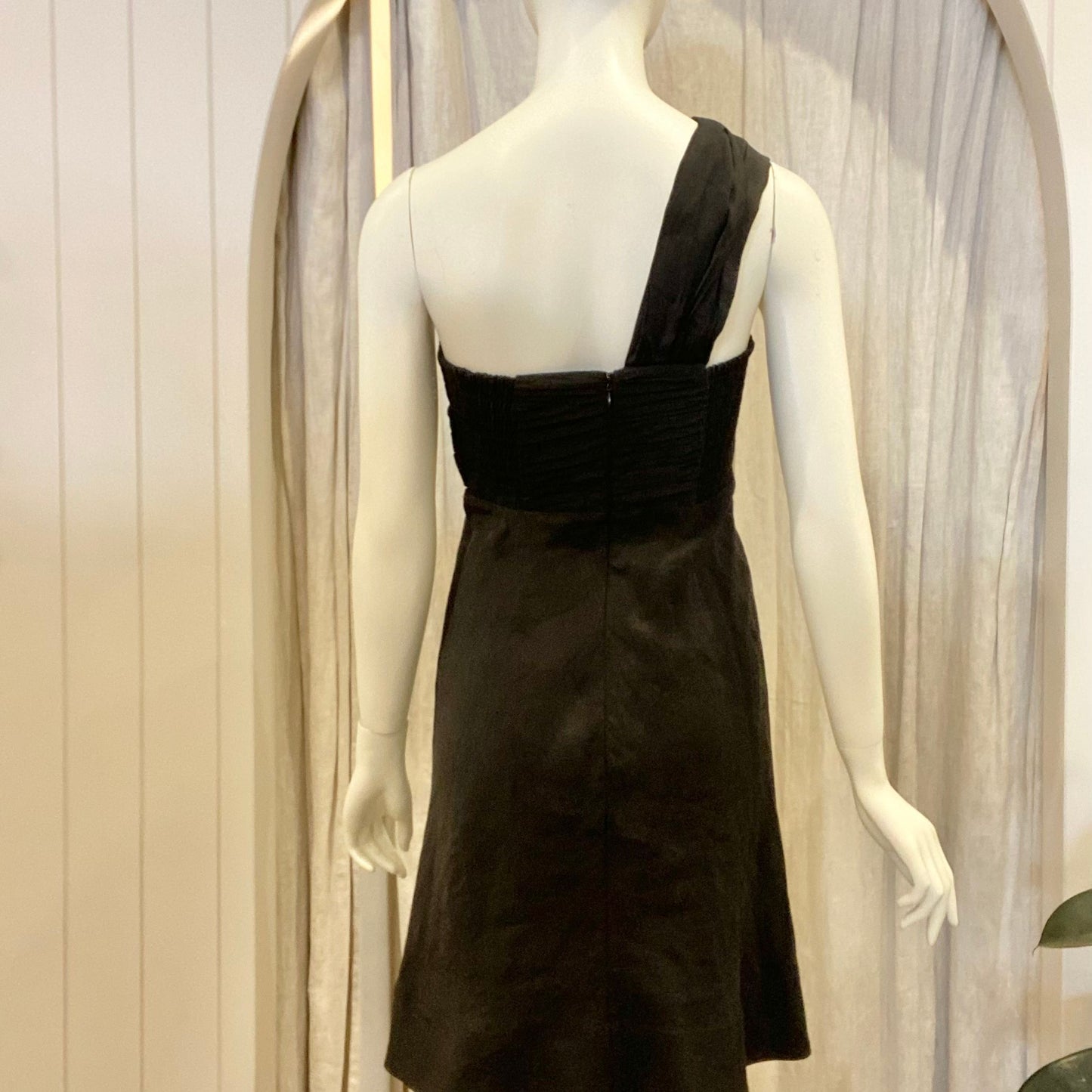 Country Road One Shoulder Mini - Size 8