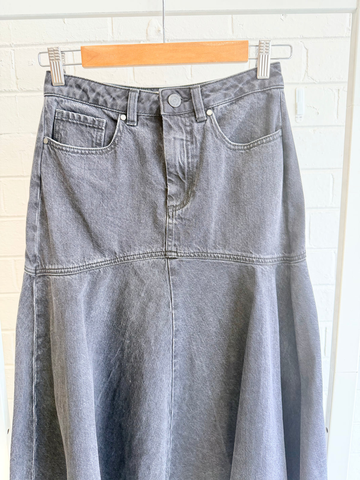Marcs Denim Fishtail Skirt in BLack - Size 6-8