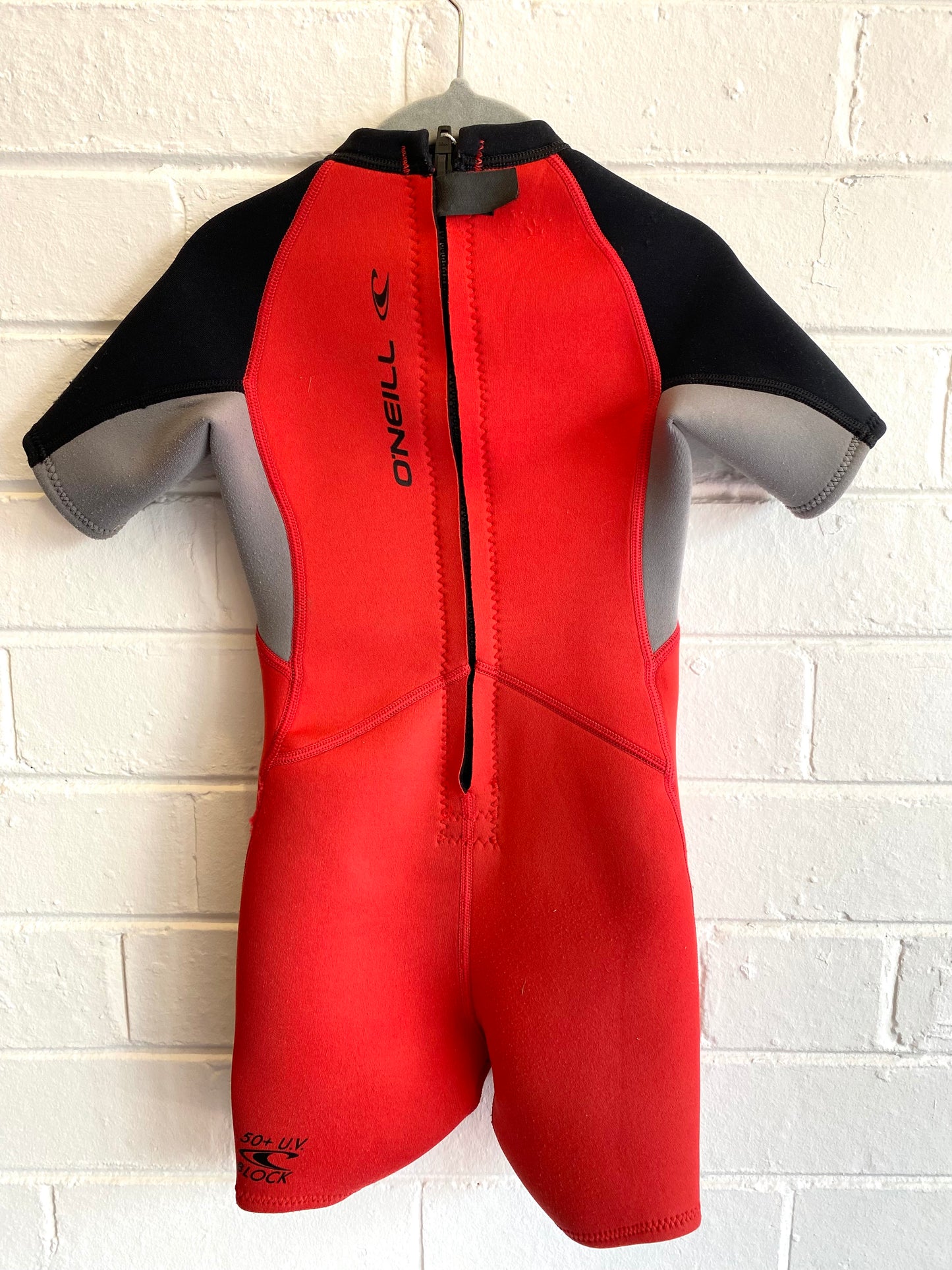 O'Neill Kids Wetsuit in Red/Black - Size 3