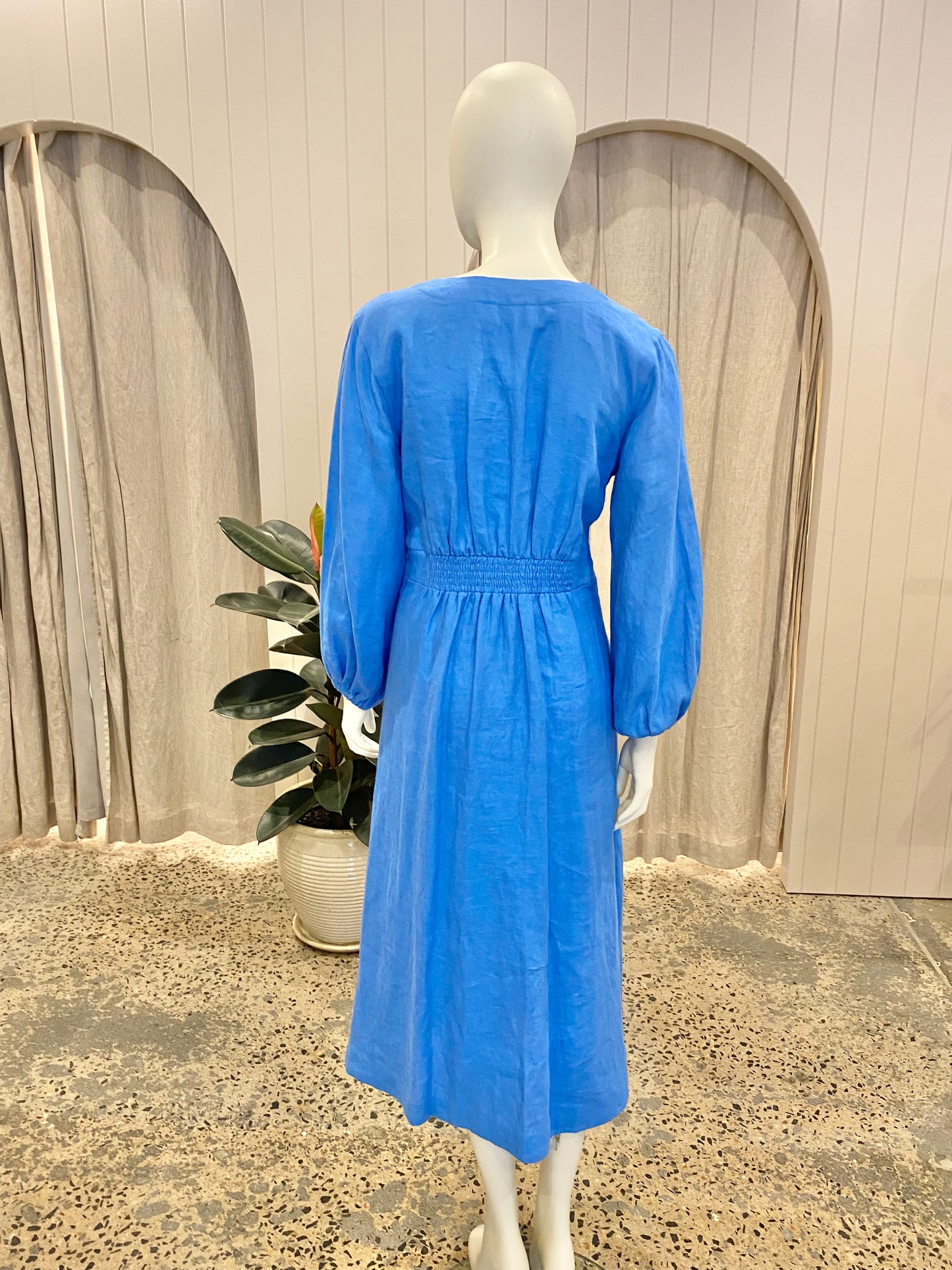 Country Road Linen Dart Front Dress in Blue - Size 8