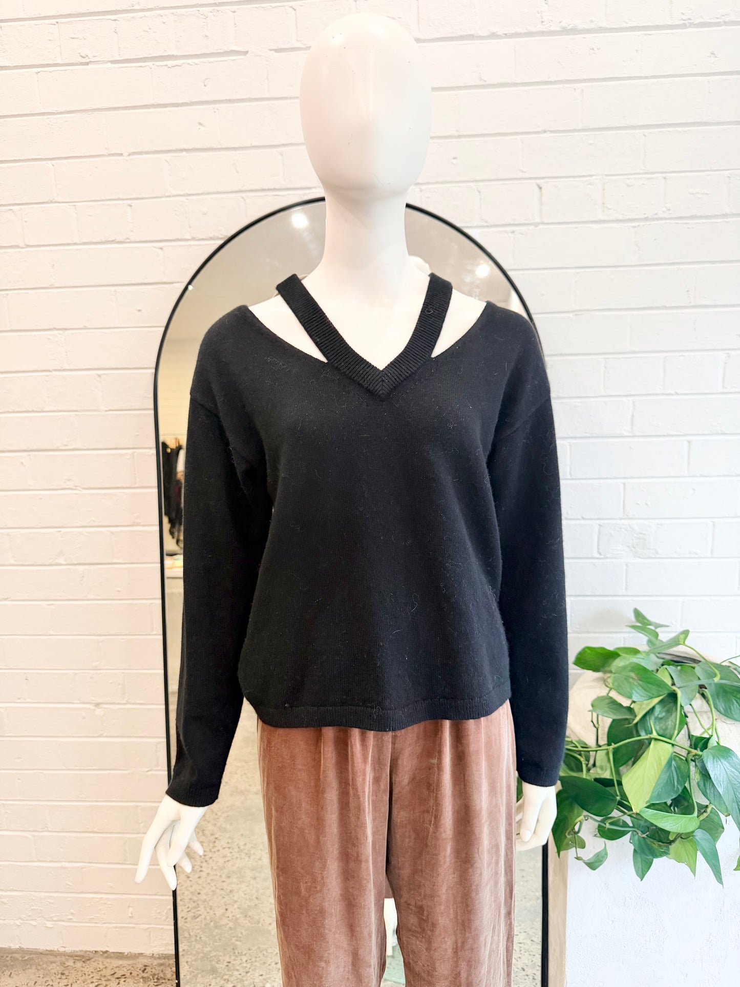 Country Road Black Cut Out Rib Knit - Size XXS