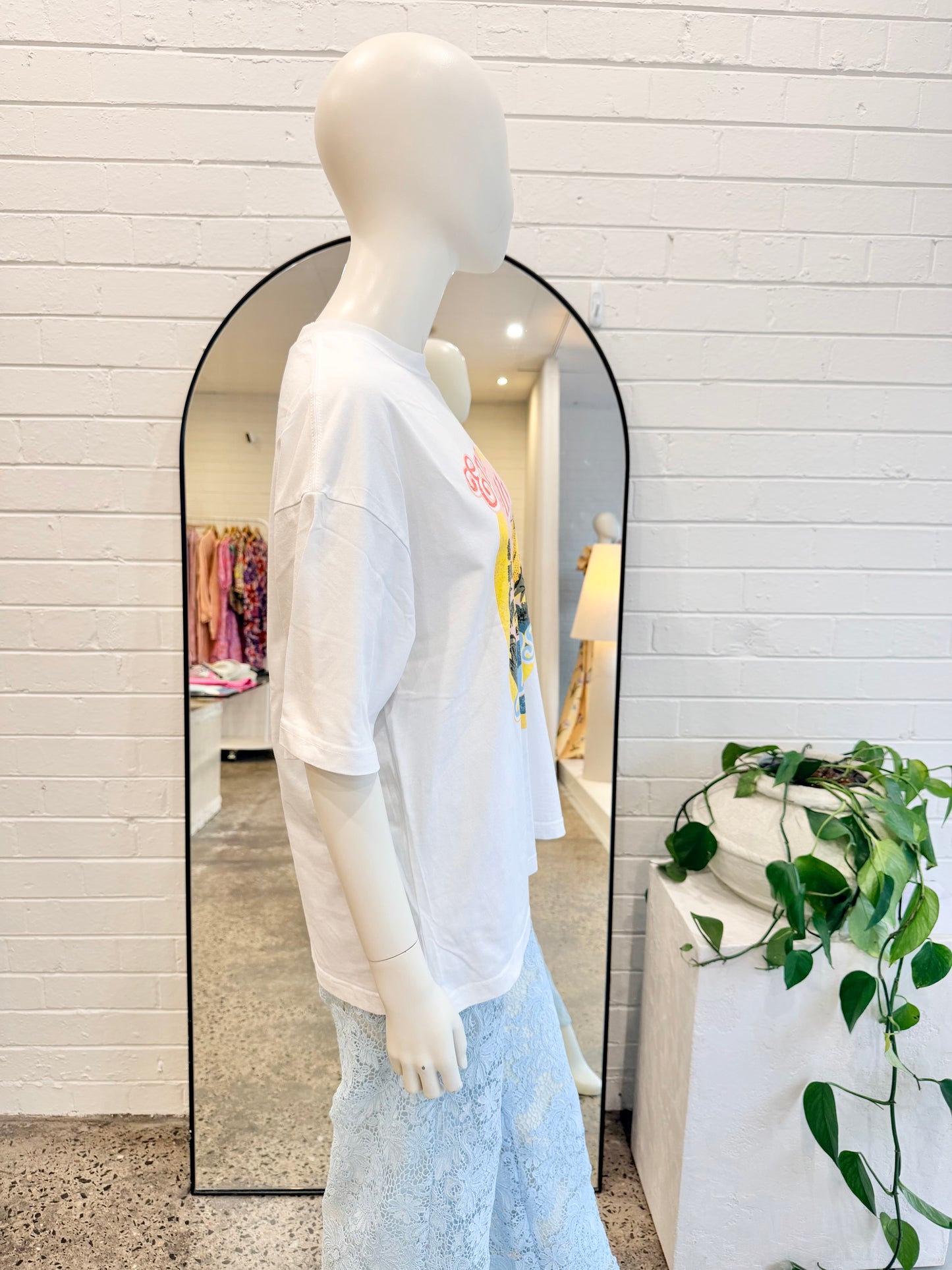 Ena Pelly Banana Tee in Vintage White - Size 8