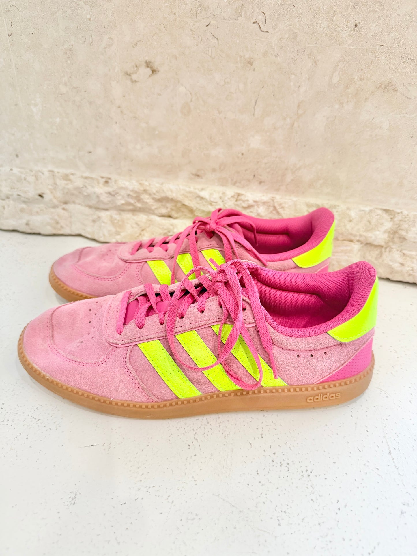Adidas Breaknet Sneakers in Pink / Lime - Size US 9 EU 41.5