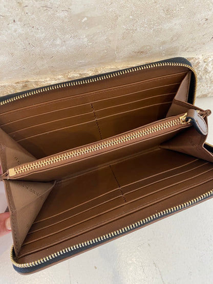 Burberry Horseferry Check Elmore Zip Around Wallet